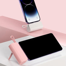 Load image into Gallery viewer, 5000 mAh power bank med kickstand