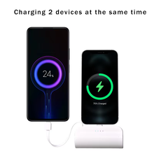 Load image into Gallery viewer, 5000 mAh power bank med kickstand