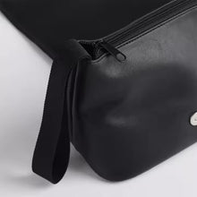 Load image into Gallery viewer, 2-i-1 Vanntett multi Hair Styler bag og varmebestandig matte